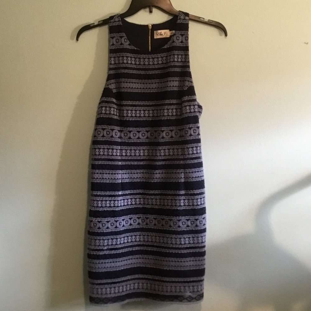 Eliza J Sleeveless Geometric Stripe Shift Dress in Navy and Blue